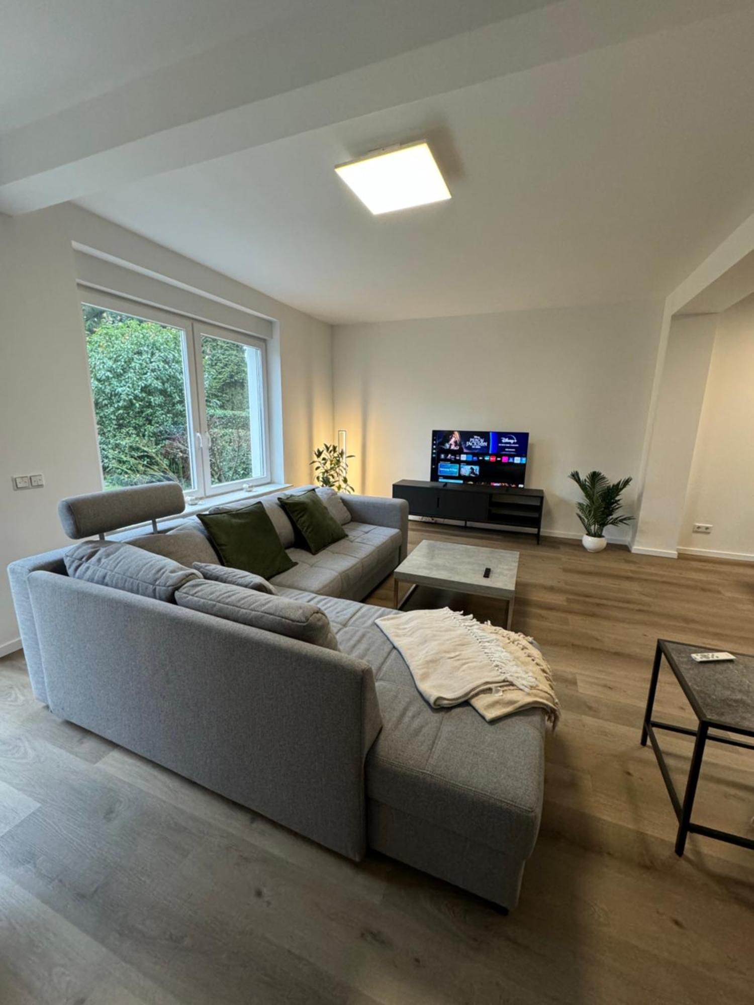 Haus Mit Garten - Kingbett - Wifi - Parkplatz Essen Exterior foto